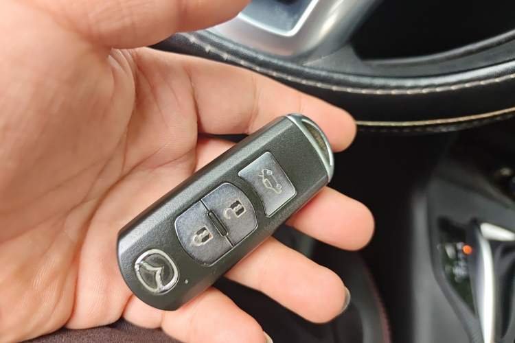 Used Mazda 3 Axela 2016 Sedan 1.5L Automatic Comfort Model Vehicle Key