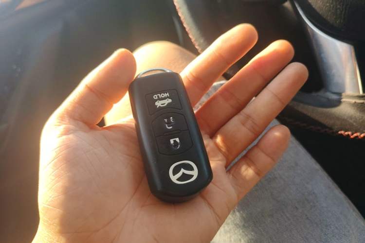 Used Mazda 3 Axela 2016 Sedan 1.5L Automatic Luxury Model Vehicle Key