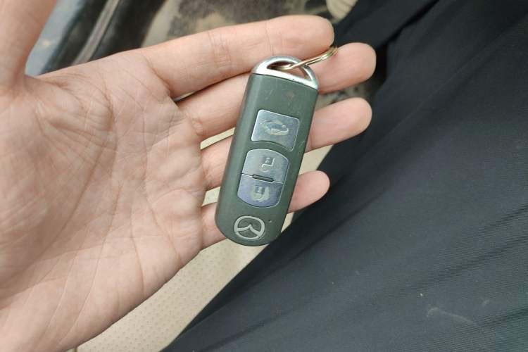 Used Mazda 3 Axela 2016 Sedan 1.5L Automatic Comfort Model Vehicle Key