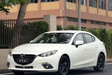 Used Mazda 3 Axela 2016 Sedan 1.5L Automatic Comfort Model