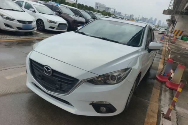 Used Mazda 3 Axela 2016 Sedan 1.5L Automatic Luxury Model