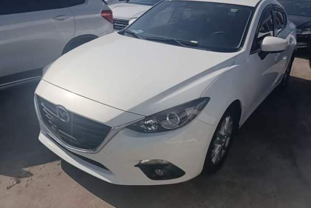 Used Mazda 3 Axela 2016 Sedan 1.5L Manual Comfort Model