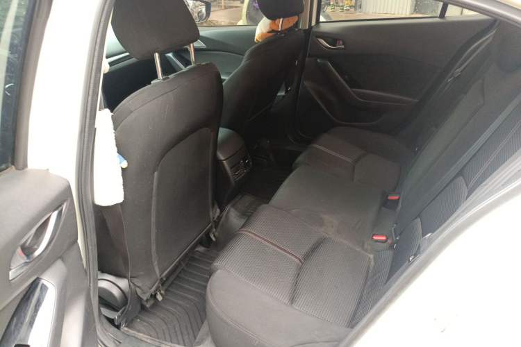 Used Mazda 3 Axela 2017 Sedan 1.5L Automatic Luxury Model Emission Standard China V Left Rear Seat