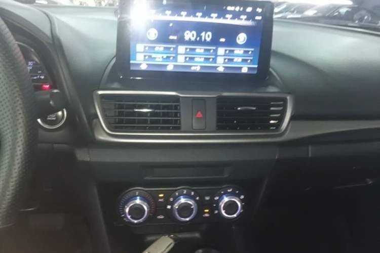 Used Mazda 3 Axela 2017 Sedan 1.5L Automatic Comfort Model Emission Standard China V Audio And AC Panel