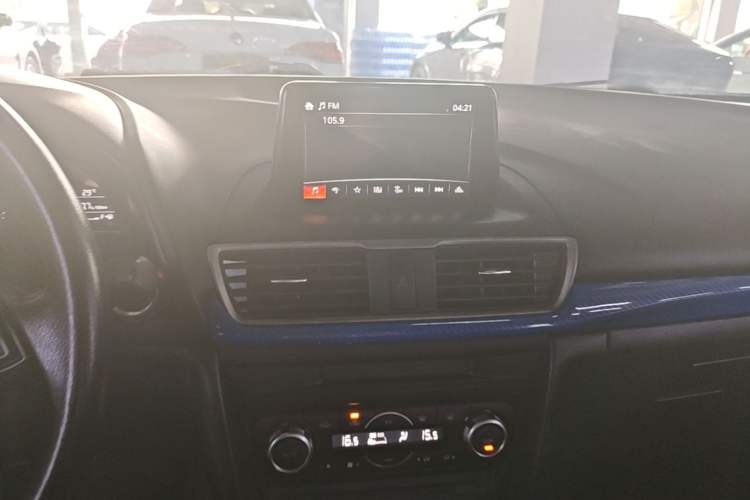 Used Mazda 3 Axela 2017 Sedan 1.5L Automatic Luxury Model Emission Standard China V Audio And AC Panel