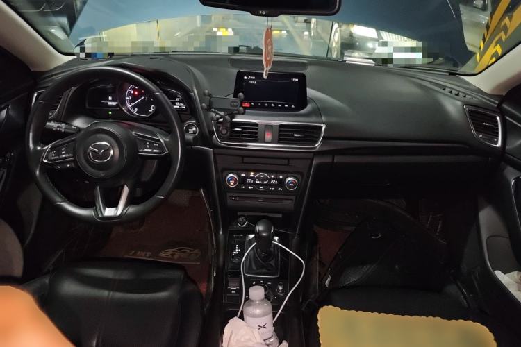 Used Mazda 3 Axela 2017 Sedan 2.0L Automatic Flagship Model China V Standard Center Console