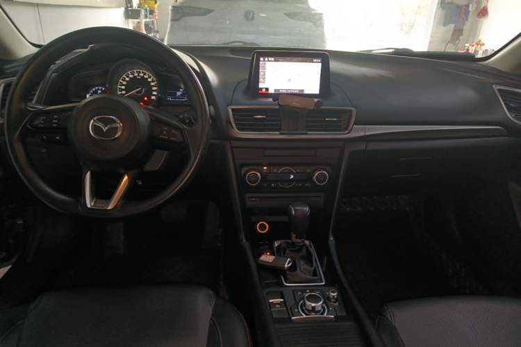 Used Mazda 3 Axela 2017 Sedan 1.5L Automatic Luxury Model Emission Standard China V Center Console