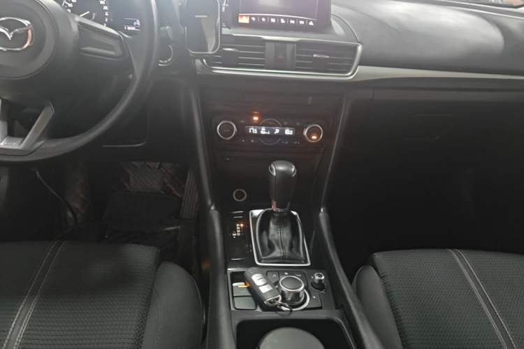 Used Mazda 3 Axela 2017 Sedan 1.5L Automatic Luxury Model Emission Standard China V Center Console