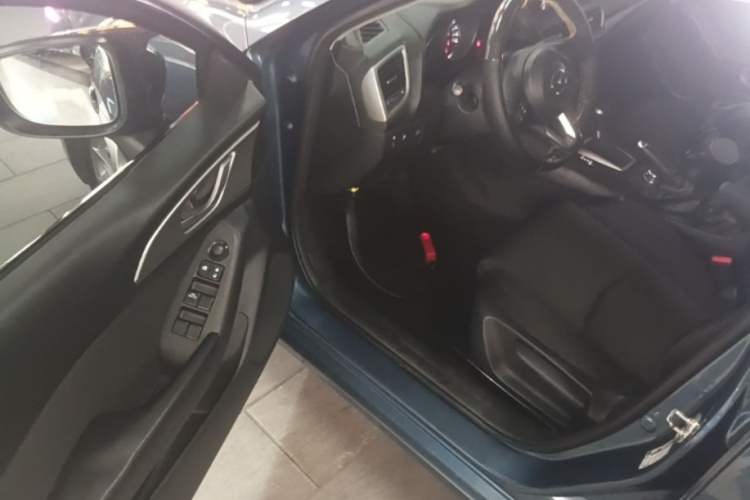 Used Mazda 3 Axela 2017 Sedan 1.5L Automatic Comfort Model Emission Standard China V Driver Seat