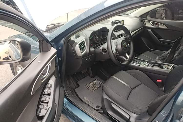 Used Mazda 3 Axela 2017 Sedan 1.5L Automatic Luxury Model Emission Standard China V Driver Seat