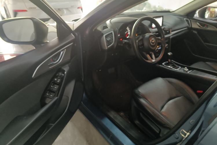 Used Mazda 3 Axela 2017 Sedan 1.5L Automatic Luxury Model Emission Standard China V Driver Seat