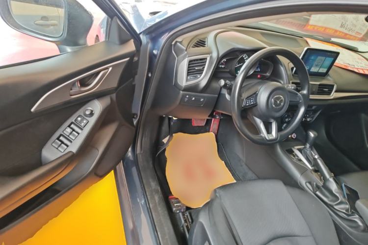 Used Mazda 3 Axela 2017 Hatchback 1.5L Automatic Comfort Model Emission Standard China V Driver Seat