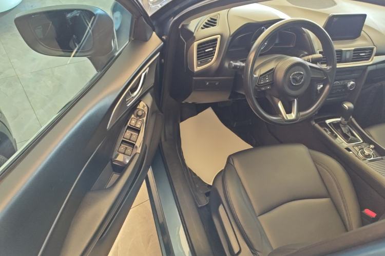 Used Mazda 3 Axela 2017 Sedan 1.5L Automatic Luxury Model Emission Standard China V Driver Seat