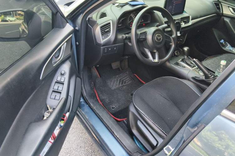 Used Mazda 3 Axela 2017 Sedan 1.5L Automatic Comfort Model China VI Standard Driver Seat