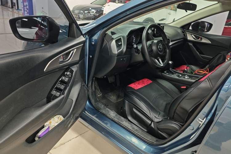 Used Mazda 3 Axela 2017 Sedan 1.5L Automatic Luxury Model Emission Standard China V Driver Seat