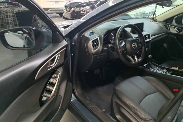 Used Mazda 3 Axela 2017 Sedan 1.5L Automatic Luxury Model Emission Standard China V Driver Seat