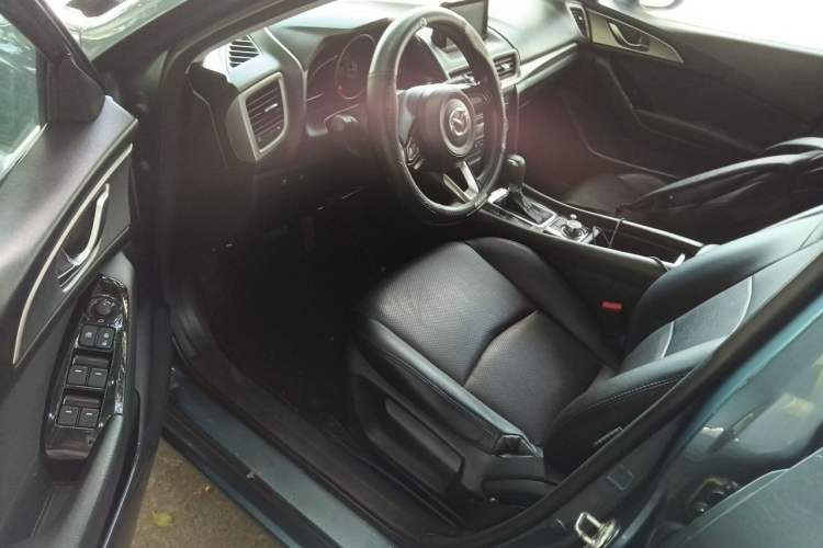 Used Mazda 3 Axela 2017 Sedan 1.5L Automatic Luxury Model Emission Standard China V Driver Seat
