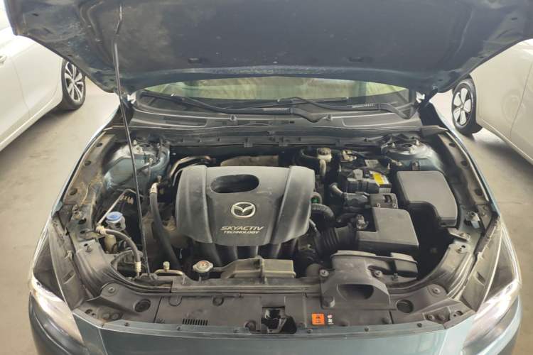 Used Mazda 3 Axela 2017 Sedan 1.5L Automatic Luxury Model Emission Standard China V Engine Bay
