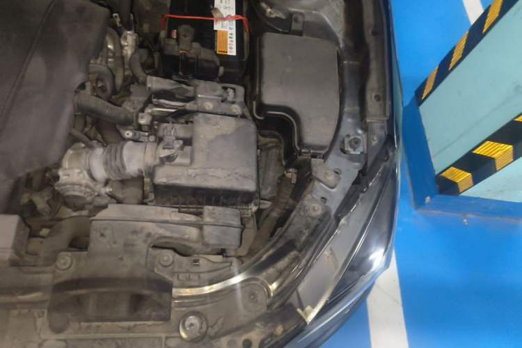 Used Mazda 3 Axela 2017 Sedan 1.5L Automatic Comfort Model Emission Standard China V Engine Bay Left