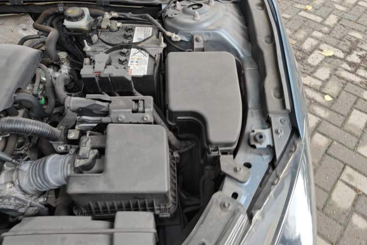 Used Mazda 3 Axela 2017 Sedan 1.5L Automatic Luxury Model China VI Standard Engine Bay Left