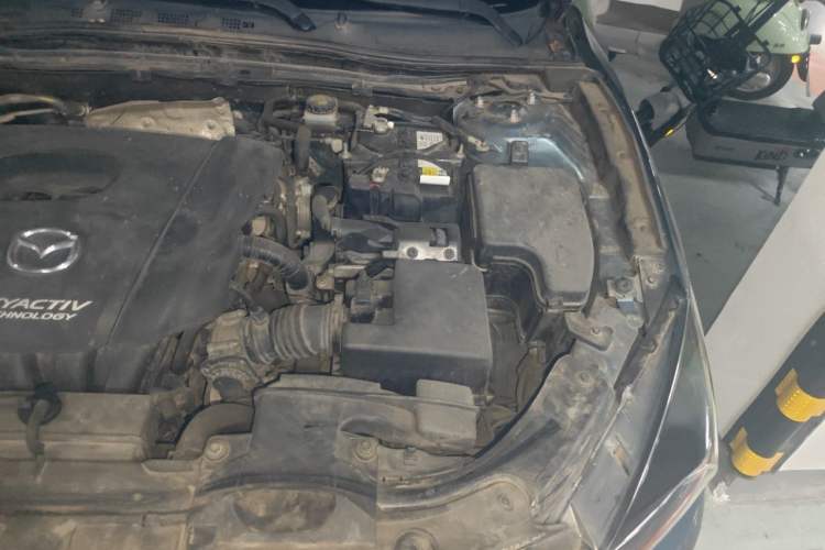 Used Mazda 3 Axela 2017 Sedan 1.5L Automatic Comfort Model Emission Standard China V Engine Bay Left