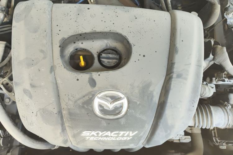 Used Mazda 3 Axela 2017 Sedan 1.5L Automatic Luxury Model Emission Standard China V Engine Bay