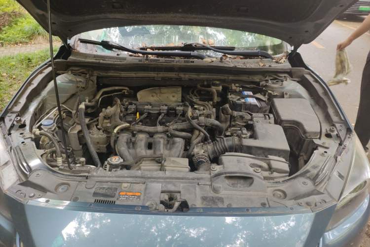Used Mazda 3 Axela 2017 Sedan 1.5L Automatic Luxury Model Emission Standard China V Engine Bay