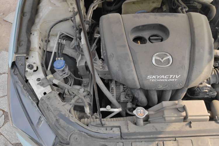 Used Mazda 3 Axela 2017 Sedan 1.5L Automatic Luxury Model Emission Standard China V Engine Bay Right