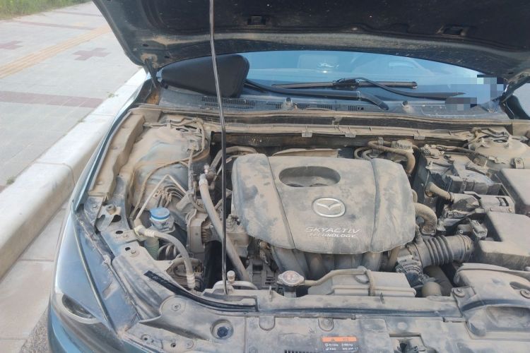 Used Mazda 3 Axela 2017 Sedan 1.5L Automatic Luxury Model Emission Standard China V Engine Bay Right