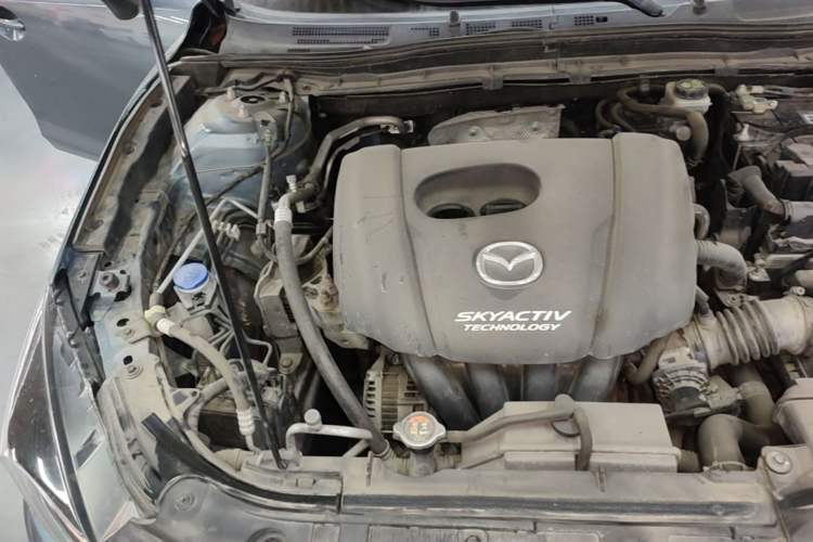 Used Mazda 3 Axela 2017 Sedan 1.5L Automatic Luxury Model Emission Standard China V Engine Bay Right