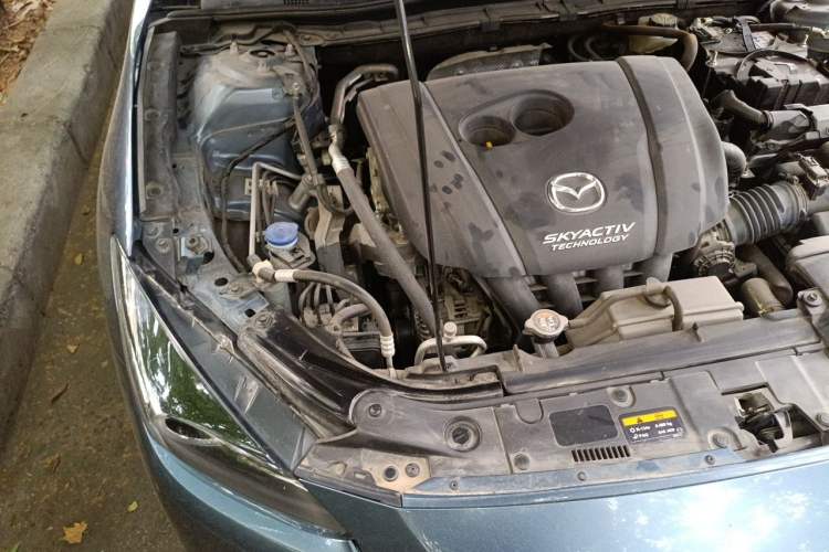 Used Mazda 3 Axela 2017 Sedan 2.0L Automatic Flagship Model China V Standard Engine Bay Right