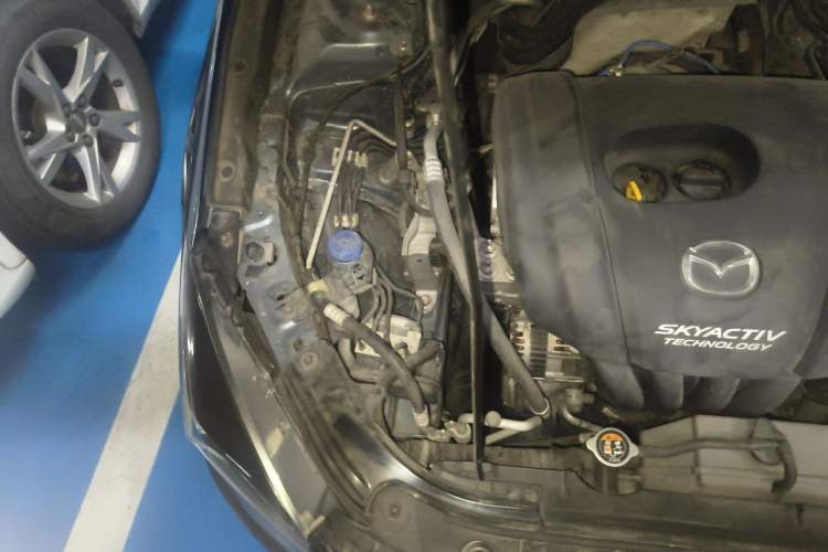 Used Mazda 3 Axela 2017 Sedan 1.5L Automatic Comfort Model Emission Standard China V Engine Bay Right