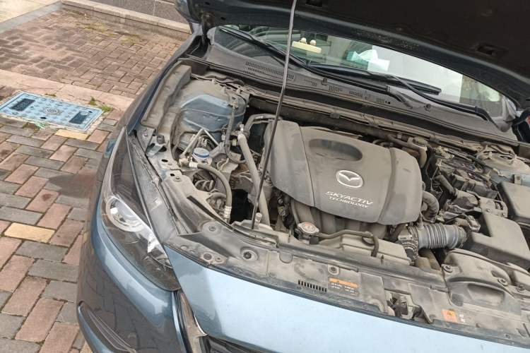 Used Mazda 3 Axela 2017 Sedan 1.5L Automatic Comfort Model Emission Standard China V Engine Bay Right