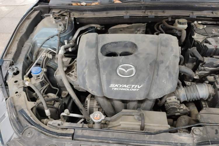 Used Mazda 3 Axela 2017 Sedan 1.5L Automatic Comfort Model Emission Standard China V Engine Bay Right