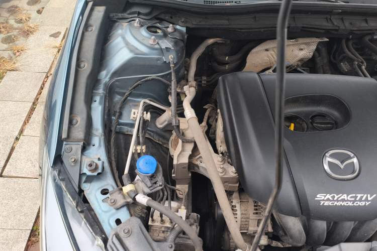 Used Mazda 3 Axela 2017 Sedan 1.5L Automatic Comfort Model Emission Standard China V Engine Bay Right