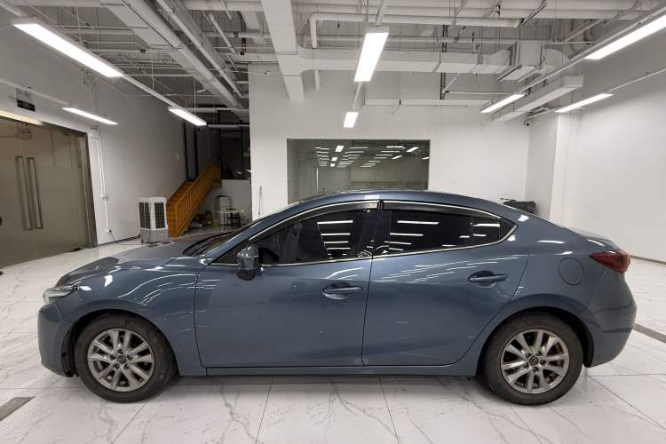Used Mazda 3 Axela 2017 Sedan 1.5L Automatic Luxury Model Emission Standard China V Exterior 2