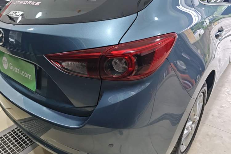 Used Mazda 3 Axela 2017 Hatchback 1.5L Automatic Luxury Model Emission Standard China V Exterior 3