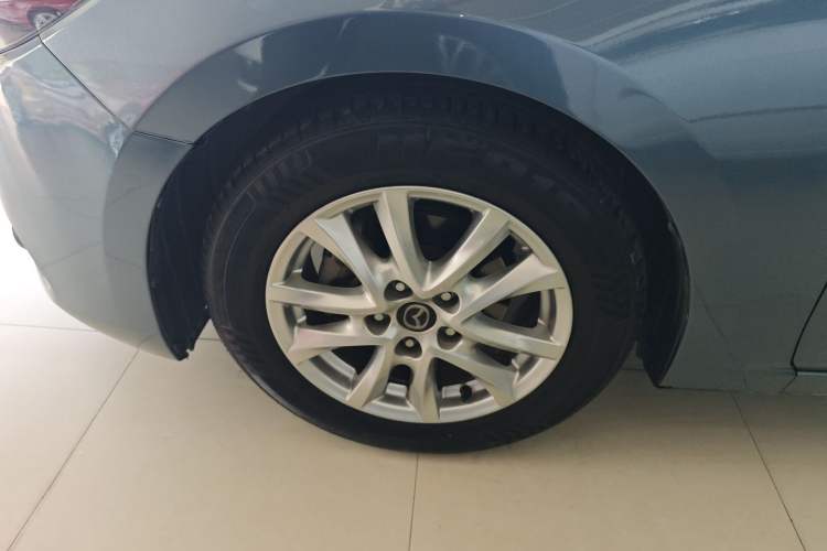 Used Mazda 3 Axela 2017 Sedan 1.5L Automatic Luxury Model Emission Standard China V Exterior 4