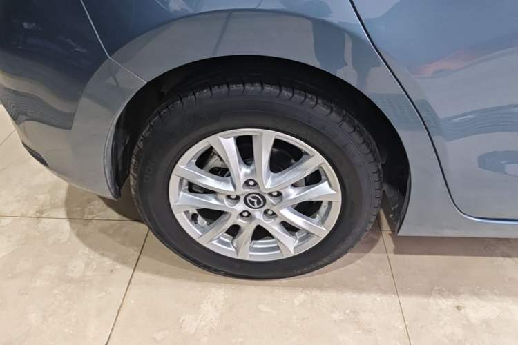 Used Mazda 3 Axela 2017 Hatchback 1.5L Automatic Luxury Model Emission Standard China V Exterior 5