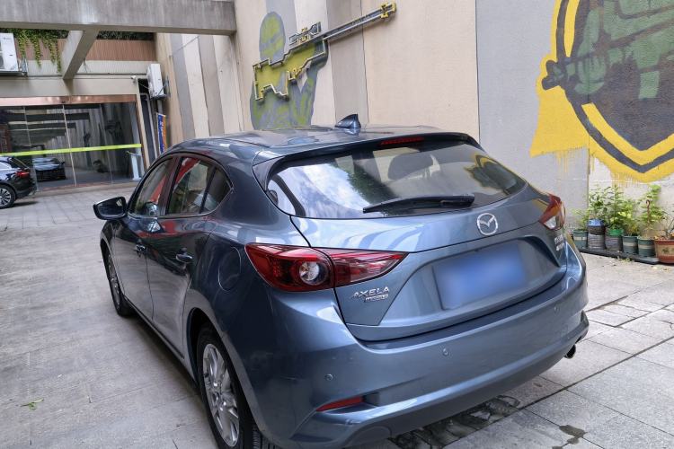Used Mazda 3 Axela 2017 Hatchback 1.5L Automatic Luxury Model Emission Standard China V Exterior 9