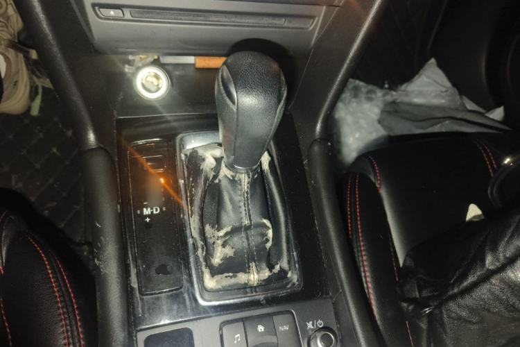 Used Mazda 3 Axela 2017 Sedan 1.5L Automatic Luxury Model Emission Standard China V Gear Lever