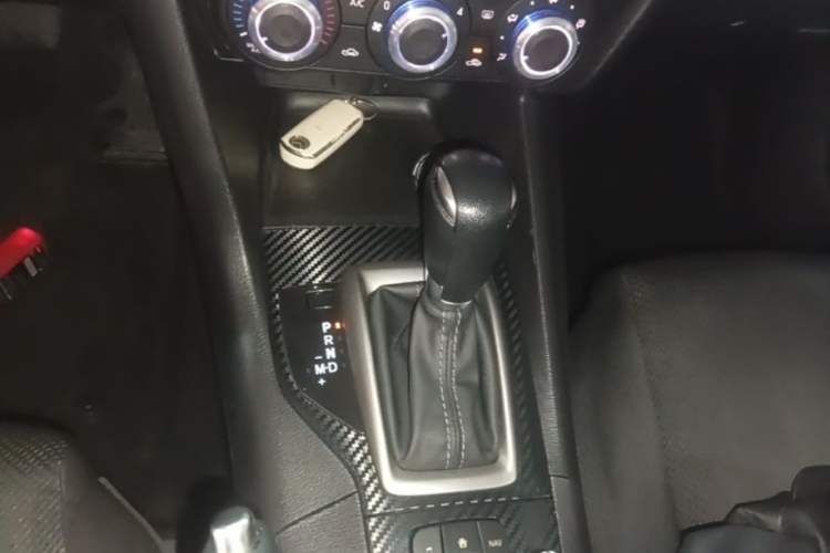 Used Mazda 3 Axela 2017 Sedan 1.5L Automatic Comfort Model Emission Standard China V Gear Lever