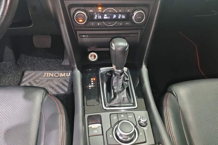 Used Mazda 3 Axela 2017 Hatchback 1.5L Automatic Luxury Model Emission Standard China V Gear Lever