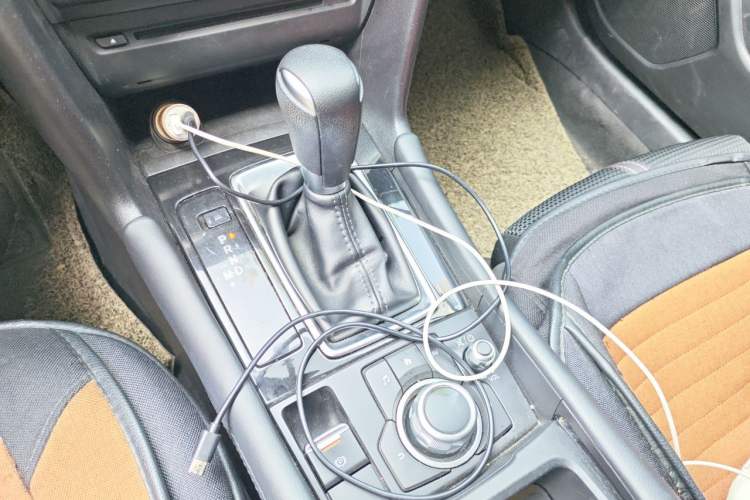 Used Mazda 3 Axela 2017 Sedan 1.5L Automatic Luxury Model Emission Standard China V Gear Lever