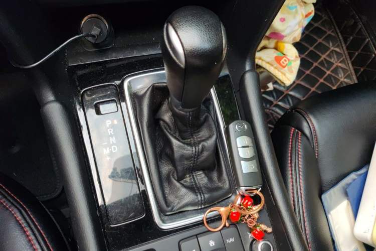 Used Mazda 3 Axela 2017 Sedan 1.5L Automatic Prestige Model China V Standard Gear Lever