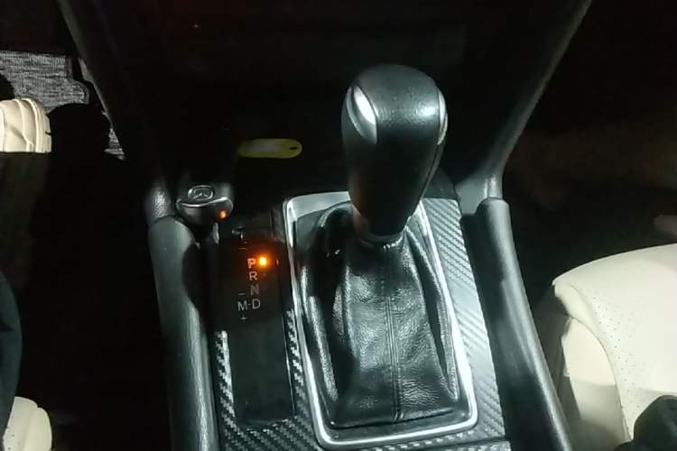 Used Mazda 3 Axela 2017 Sedan 1.5L Automatic Luxury Model Emission Standard China V Gear Lever