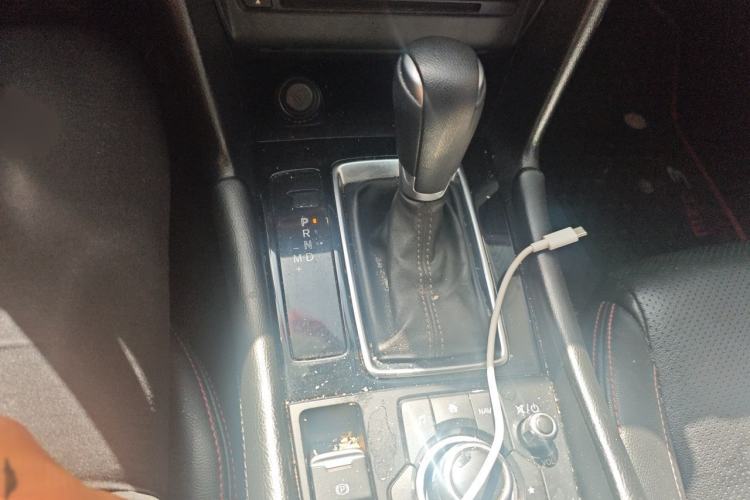 Used Mazda 3 Axela 2017 Sedan 1.5L Automatic Luxury Model Emission Standard China V Gear Lever
