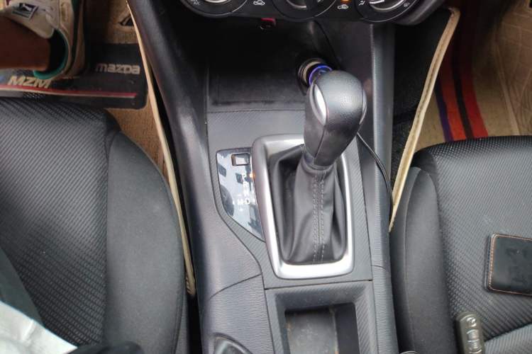 Used Mazda 3 Axela 2017 Sedan 1.5L Automatic Comfort Model Emission Standard China V Gear Lever