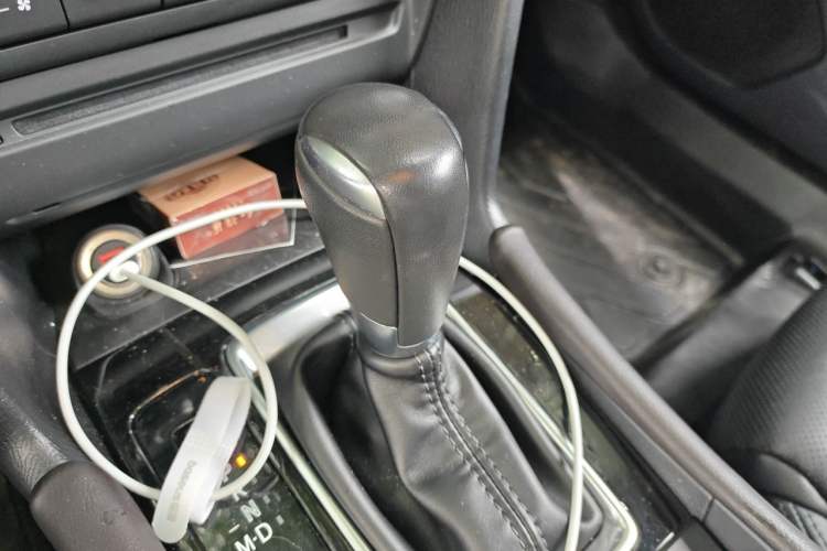 Used Mazda 3 Axela 2017 Hatchback 2.0L Automatic Sport Model China V Emission Standard Gear Lever