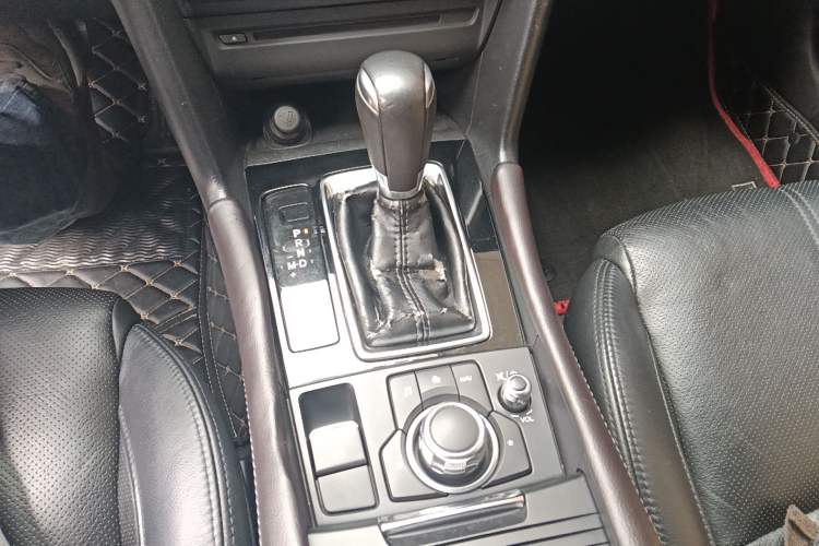 Used Mazda 3 Axela 2017 Sedan 2.0L Automatic Prestige Model China V Standard Gear Lever